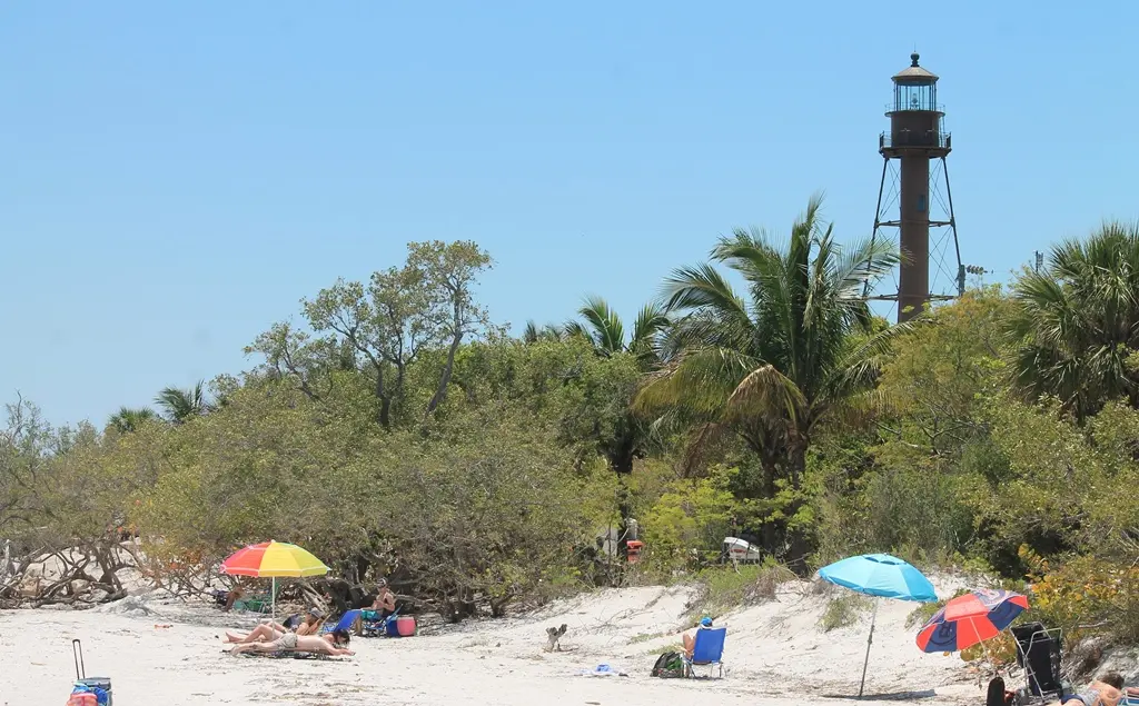 Beach and Sanibel Lighthouse from fishing pier