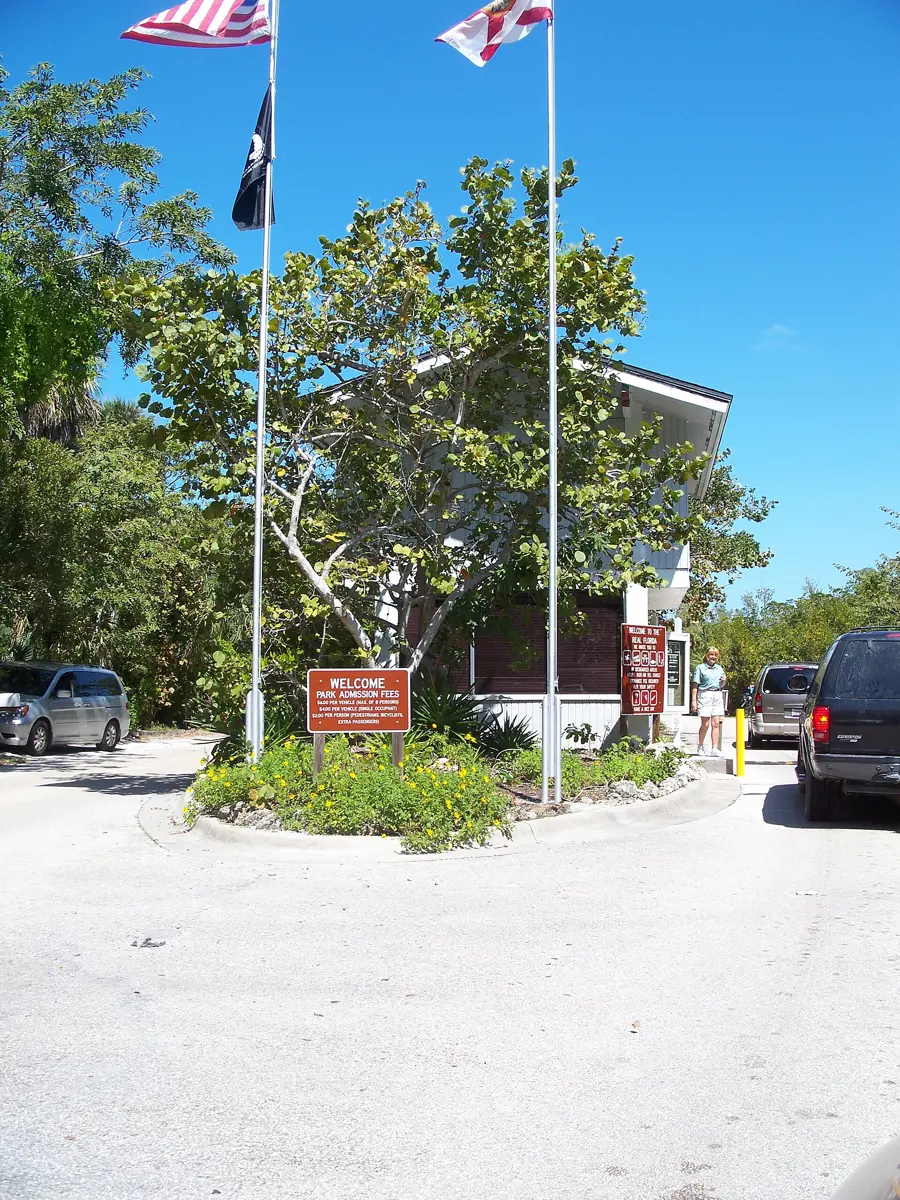 Collier County, Florida : Delnor-Wiggins Pass State Park : Ranger station.