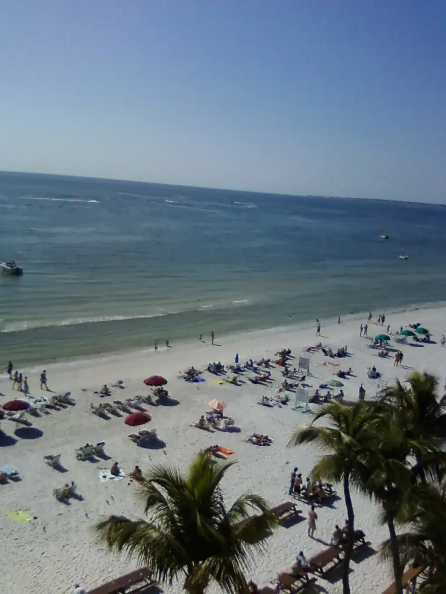 w:Fort Myers Beach , as seen from the terrace of the Lani Kai Island Resort